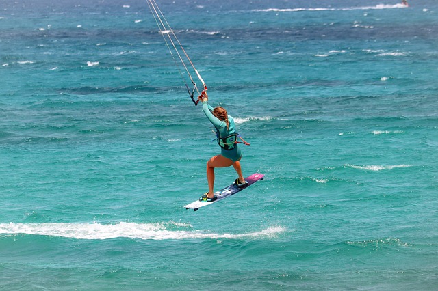 Ekologiczne aspekty uprawiania kitesurfingu: jak dbać o środowisko?